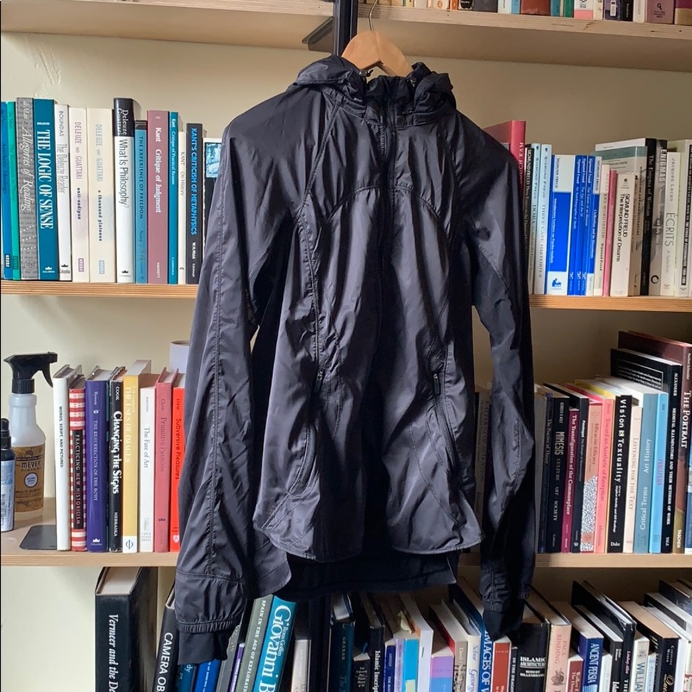 Lululemon rain jacket with vented sleeve bottoms